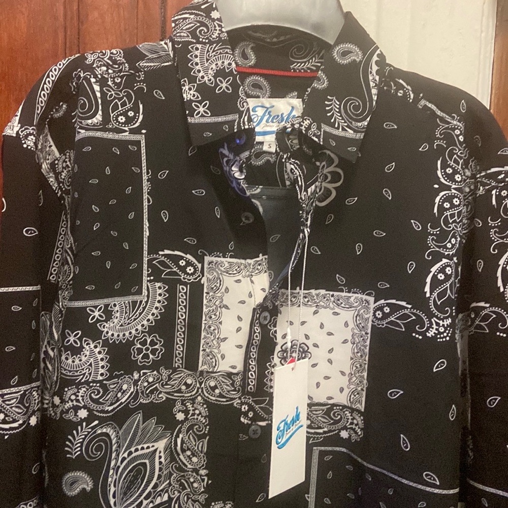 Fresh Prints Of Bel Air Floral Paisley black and white L/s men New